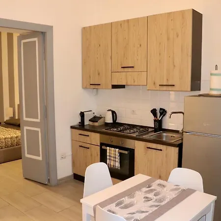 Cozy 200mt From Metro C Apartment