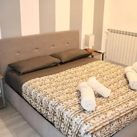 Cozy 200mt From Metro C Apartment *