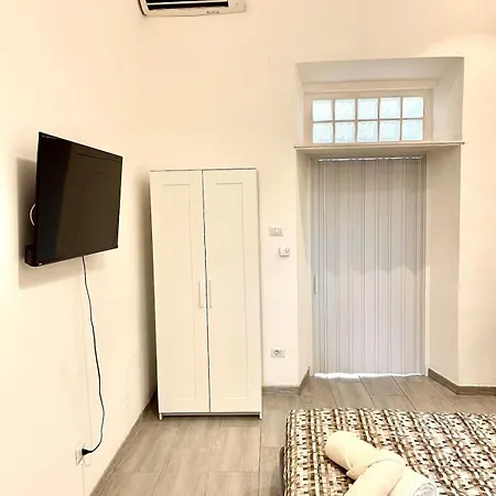 Cozy 200mt From Metro C Apartment Rom